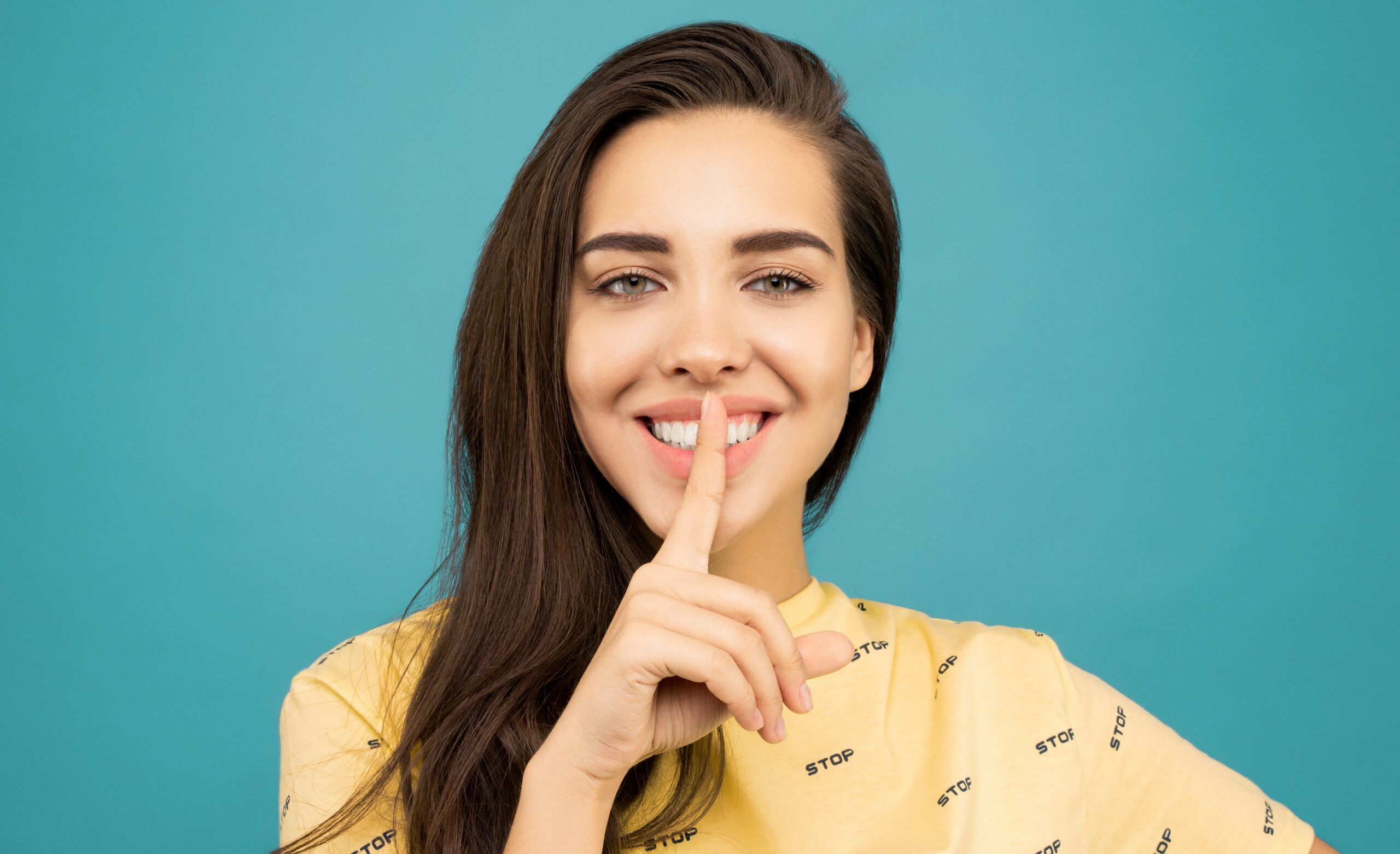 10 coisas que todo mundo faz escondido (e finge que não faz)